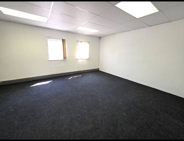 550M² WAREHOUSE TO LET IN STORMILL